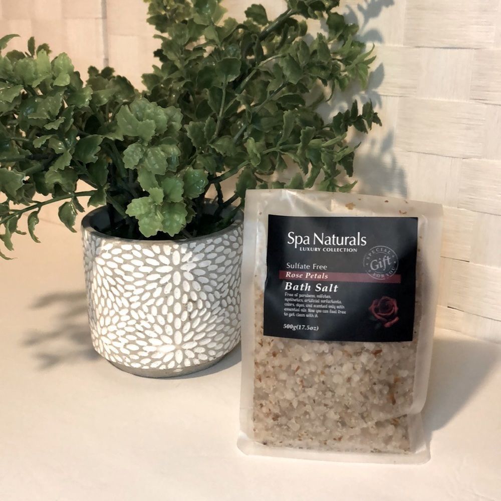 NWT Spa Naturals Rose petals bath salts